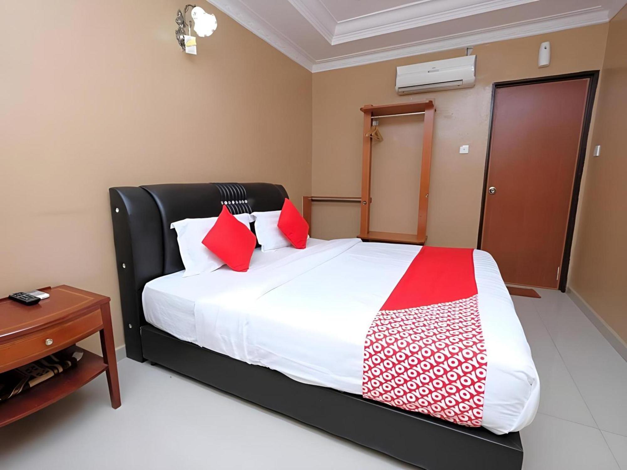 Super Oyo 707 Ayuni Hotel Bangi Εξωτερικό φωτογραφία