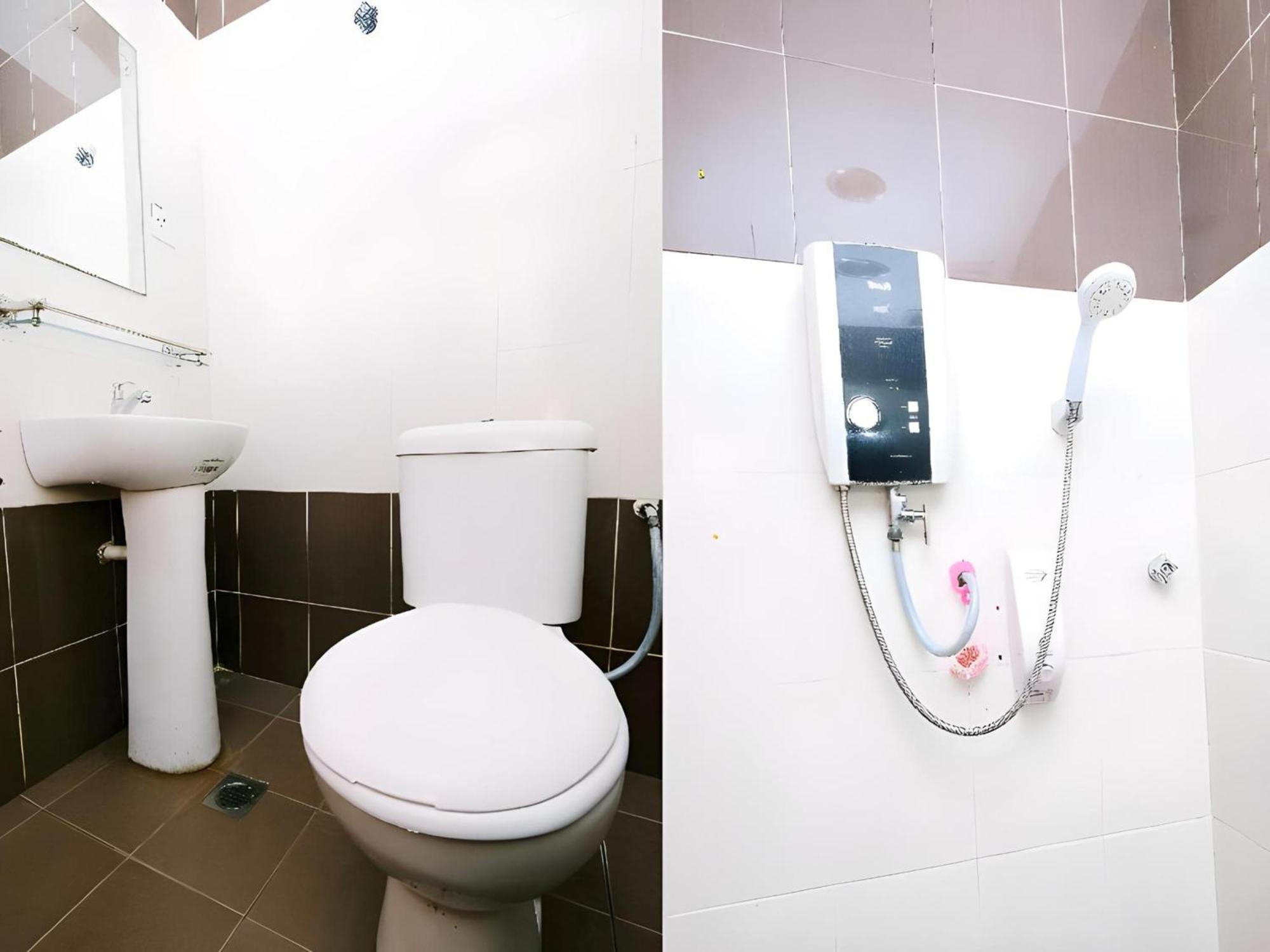 Super Oyo 707 Ayuni Hotel Bangi Εξωτερικό φωτογραφία