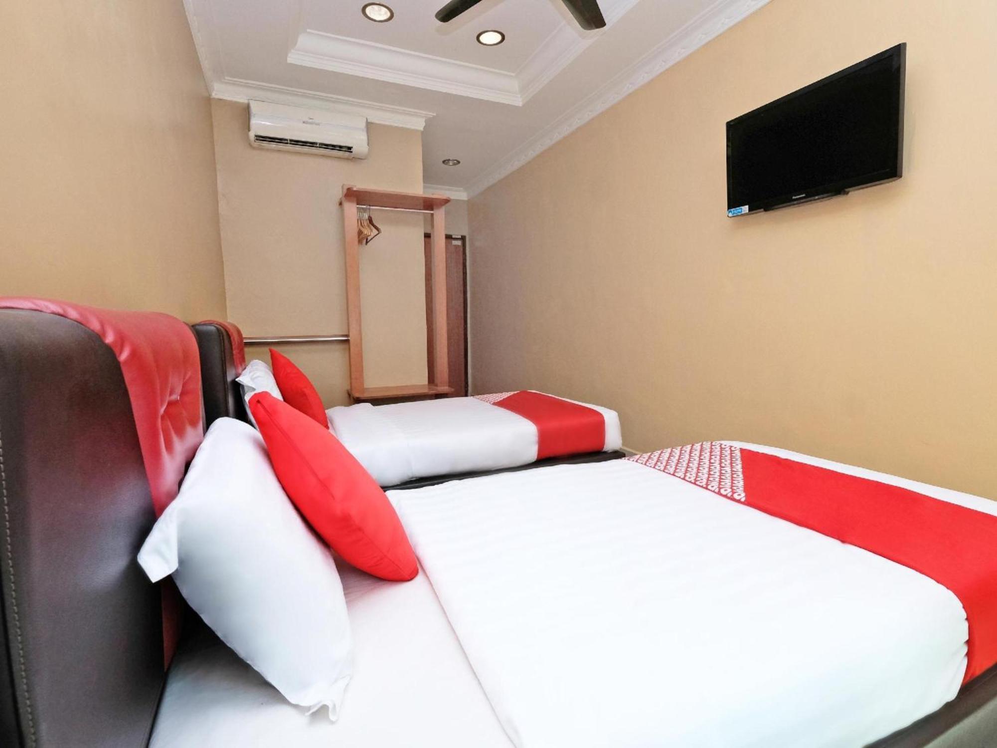 Super Oyo 707 Ayuni Hotel Bangi Εξωτερικό φωτογραφία