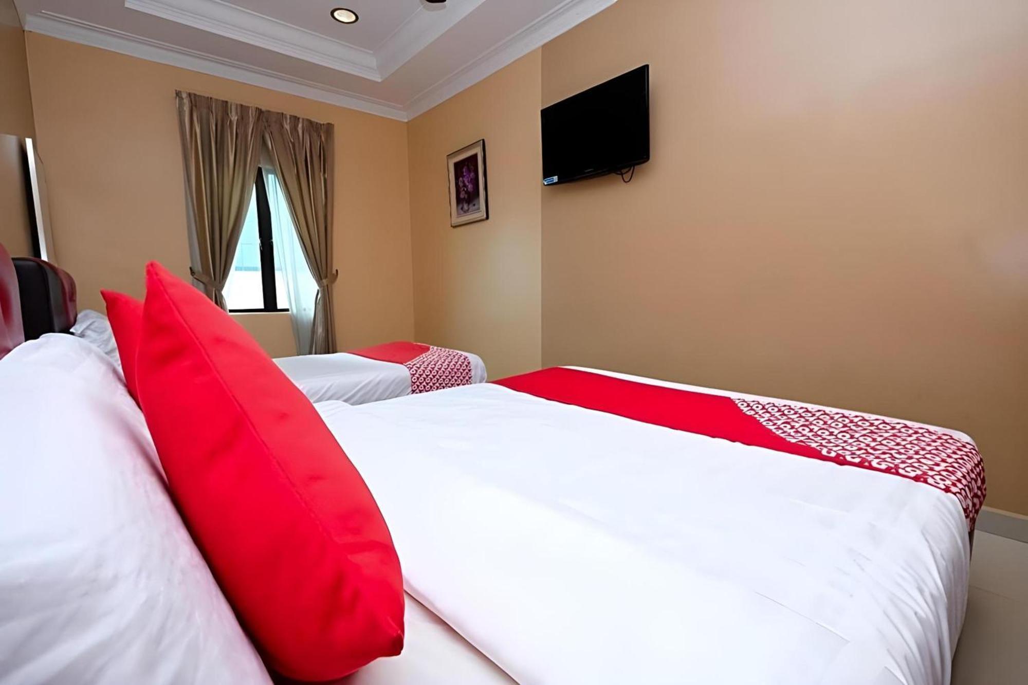 Super Oyo 707 Ayuni Hotel Bangi Εξωτερικό φωτογραφία