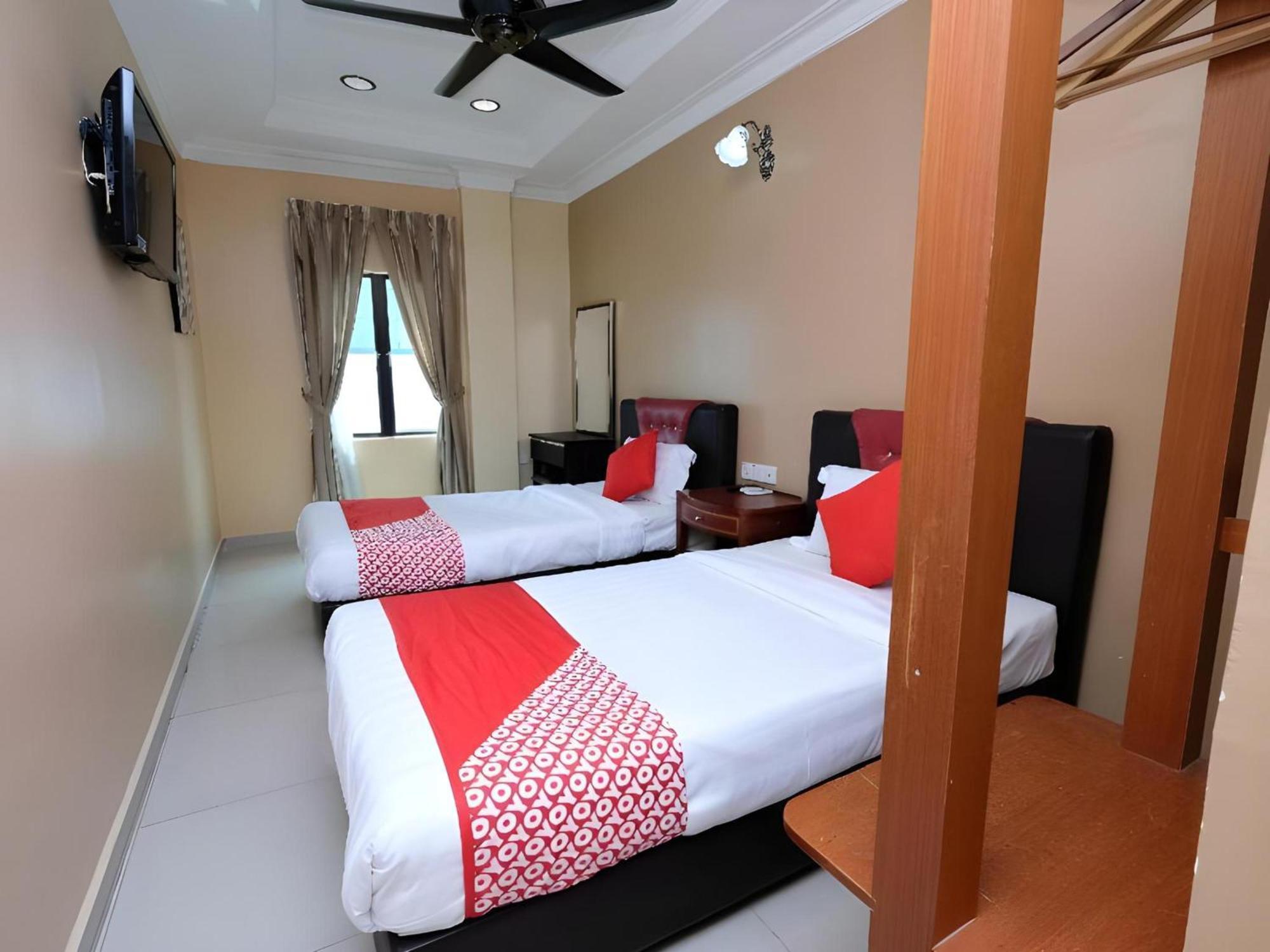 Super Oyo 707 Ayuni Hotel Bangi Εξωτερικό φωτογραφία