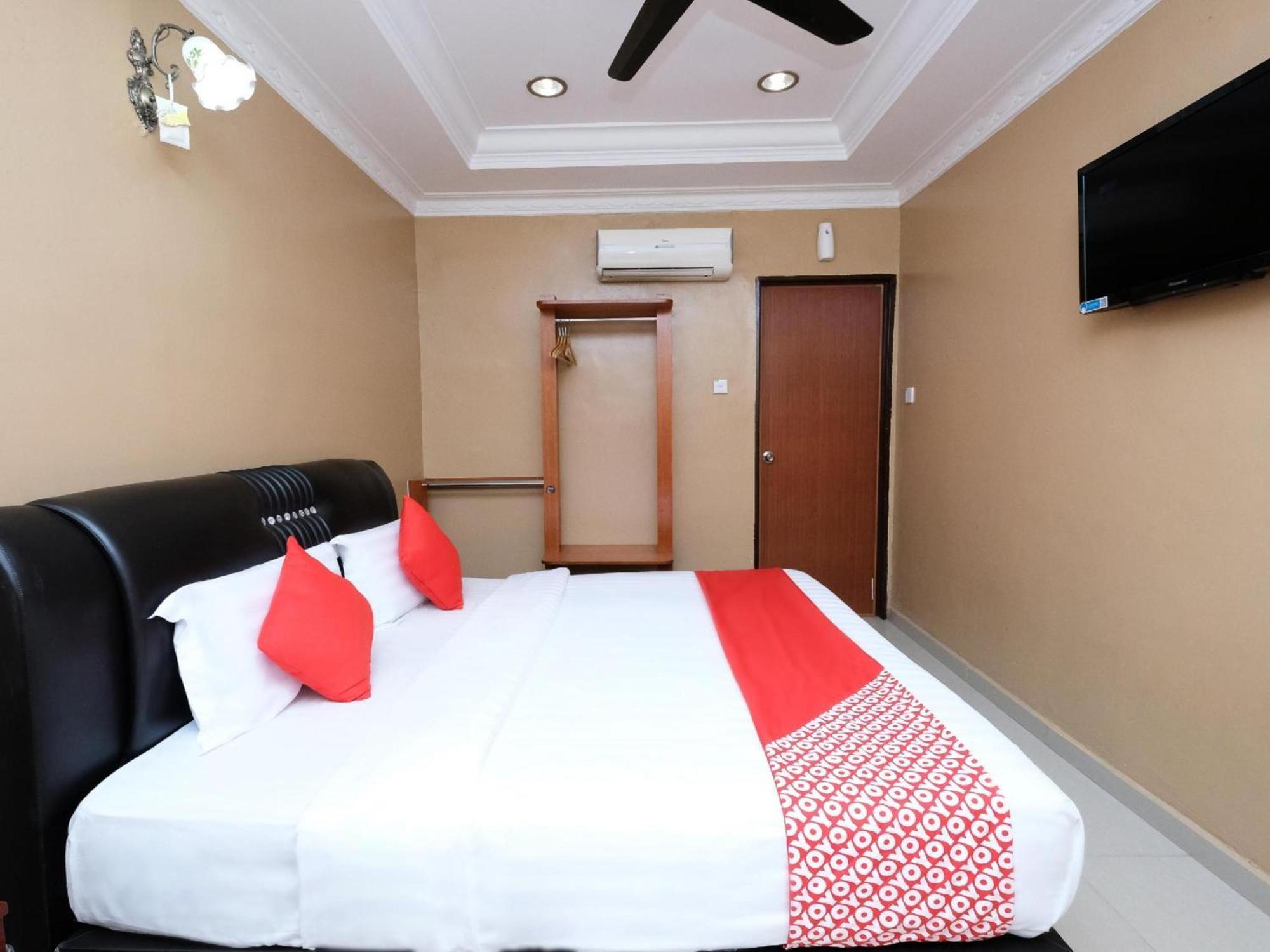 Super Oyo 707 Ayuni Hotel Bangi Εξωτερικό φωτογραφία
