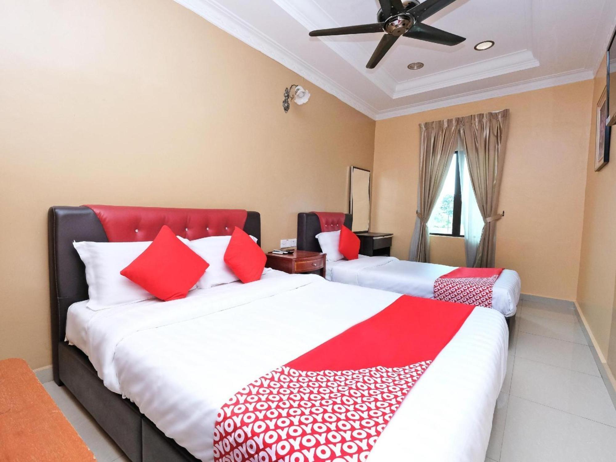 Super Oyo 707 Ayuni Hotel Bangi Εξωτερικό φωτογραφία