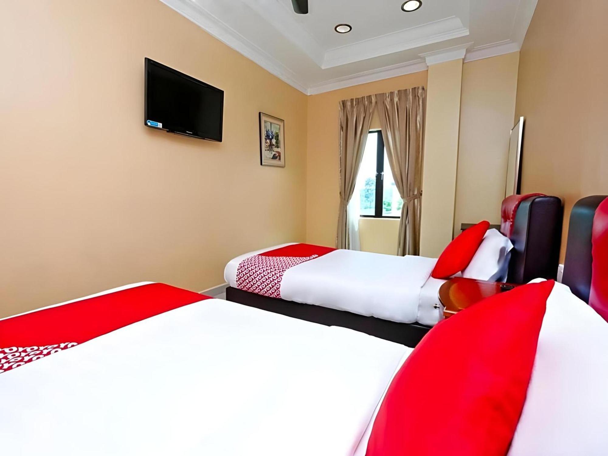 Super Oyo 707 Ayuni Hotel Bangi Εξωτερικό φωτογραφία